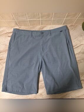 Travis Matthew  blue golf shorts size 38